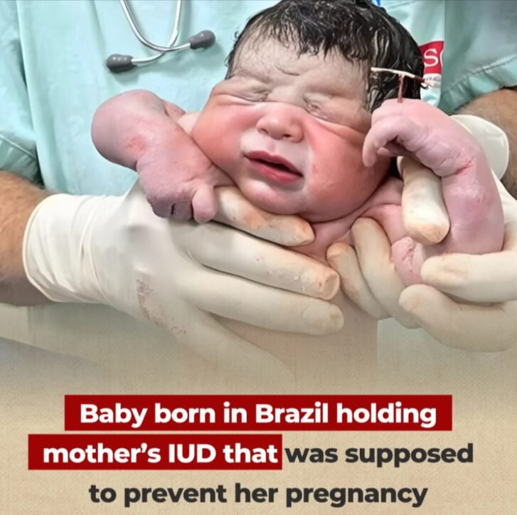 Baby Holds Mom’s IUD at Birth and the Internet Can’t Stop Laughing